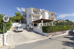 Отель Apartments Igorka  Трогир